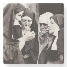Las monjas fumando una foto de época