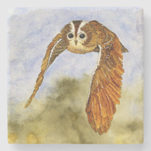 Posavasos De Piedra Lechuza Tawny en vuelo