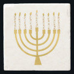 Posavasos De Piedra Menorah Hanukkah Boda de velas celestes<br><div class="desc">Relieve metalizado de oro falso menorah velas para su celebración de Hanukkah. Ilustracion menorah caprichoso con estrellas blancas cubiertas de velas celestiales sobre un falso atril de velas menorah dorado. Hanukkah,  elegante boda estrella de Menorah,  ilustró regalos de diseño y productos de papel.</div>
