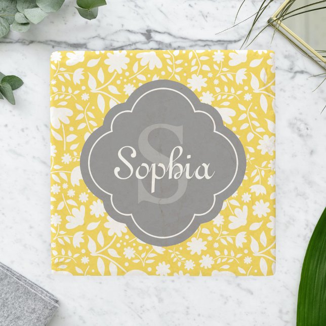 Posavasos De Piedra Monograma gris Quatrefol Patrón floral amarillo (Subido por el creador)