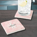 Posavasos De Piedra Monograma inicial de color de agua rosa<br><div class="desc">Un suave fondo de color rosa y rosa proporciona el lienzo para una bonita y contemporánea montaña rusa de piedra monográfica, con iniciales y nombre. La paleta de colores blanco y negro del monograma, compuesta de fuentes modernas limpias mezcladas con un tipo de letra de guión, exuda un encanto simple...</div>