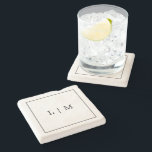 Posavasos De Piedra Monograma minimalista clásico simple en blanco y n<br><div class="desc">Juego de posavasos de piedra simple con un diseño moderno y elegante con su monograma de dos letras rodeado de un borde delgado en clásico blanco y negro. Un conjunto de estos posavasos elegantes y con estilo hacen un gran regalo de boda para una pareja minimalista.</div>