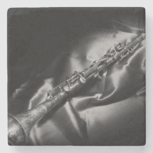 Posavasos De Piedra Naturaleza muerta de clarinete antiguo, B&W