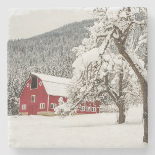 Posavasos De Piedra Nieve fresca en granero rojo