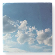 Nubes blancas en una línea