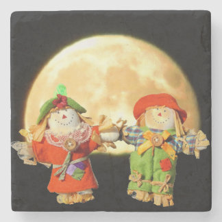 Posavasos De Piedra Pareja de espantapájaros y luna llena
