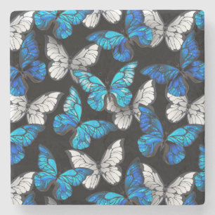 Posavasos De Piedra Patrón oscuro sin foco con mariposas azules morfo
