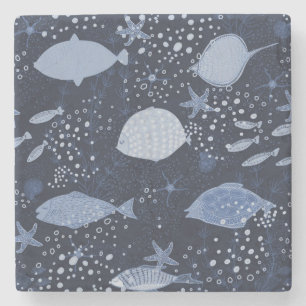 Posavasos De Piedra Peces dormidos monocromos, patrón oscuro.