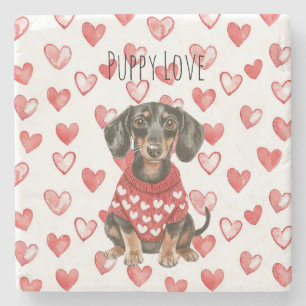 Posavasos De Piedra Perro marrón Dachshund suéter de corazones rojos y