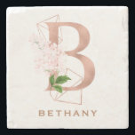 Posavasos De Piedra Personalizado Monogramed Rosa Gold Floral Inicial<br><div class="desc">La letra B - un hermoso monograma inicial en oro rosa adornado con un exquisito patrón de forma floral y geométrica acuarela. Un regalo ideal y mantener la idea para tu dama de honor favorita. Personalizar fácilmente el nombre de su elección.</div>