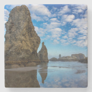 Posavasos De Piedra Pilas de mar en la playa de Bandon en Bandon, Oreg