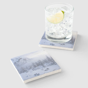 Posavasos De Piedra Tierras maravillosas del invierno, niebla, bosque 