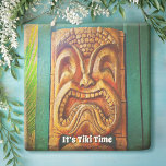 Posavasos De Piedra Tiki Time Fierce Vintage Hawaii Cara de tallado de<br><div class="desc">"Es hora de tiki". ¿Y quién puede resistir una cara como esta? Rodearse de buenas vibraciones mientras se relaja con su bebida favorita cada vez que se usa esta tiki de madera tiki retro, divertida, fiera y retro, frente a la montaña de piedra de la fotografía fotográfica. ¡Garantizado para divertirse...</div>