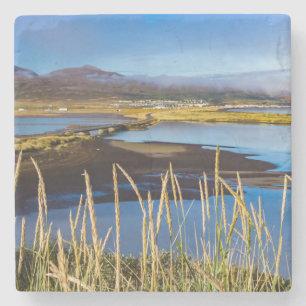 Posavasos De Piedra Vista sobre Saudarkrokur y Skagafjordur, Islandia