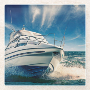 Posavasos De Vidrio Barco del poder que entra en el puerto de