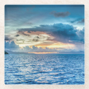 Posavasos De Vidrio Cielo nublado sobre la costa oceánica de Bora Bora