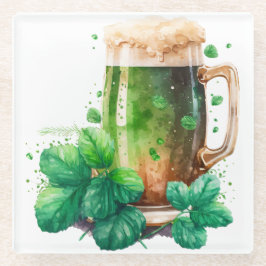 POSAVASOS DE VIDRIO COLOR DE AGUA CERVEZA VERDE IRLANDA EN UNA BARRA