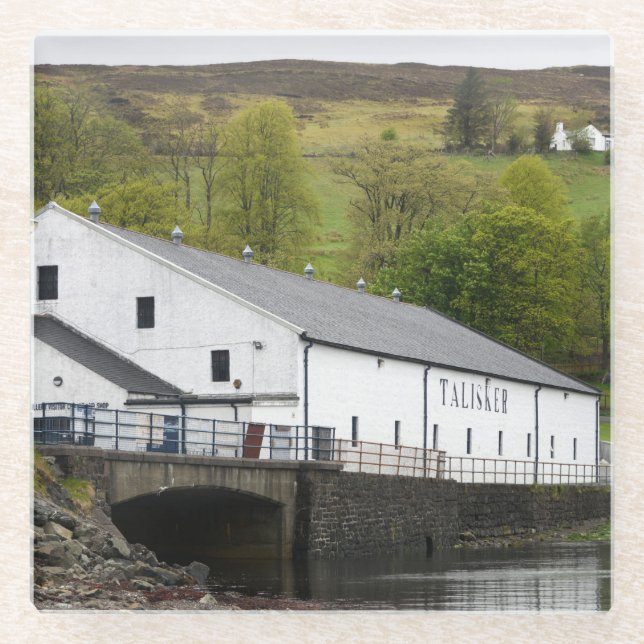 Posavasos De Vidrio Destilería de whisky talisker en Skye, Escocia (Anverso)