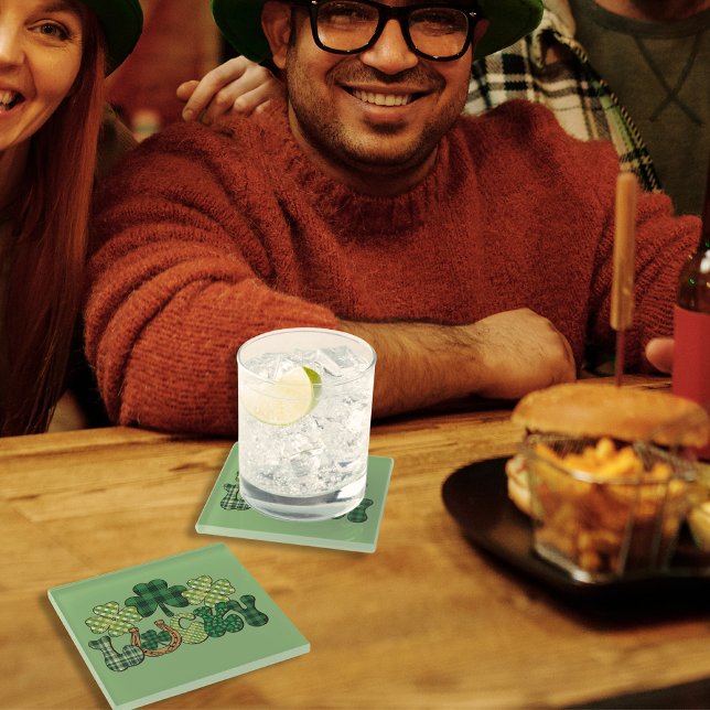 Posavasos De Vidrio Día Verde de Lucky St Patricks (Green Lucky St Patricks Day Glass Coaster)