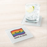 Posavasos De Vidrio El amor es amor - Kawaii Rainbow Design<br><div class="desc">Celebra el amor en todos los colores con este adorable diseño arcoiris al estilo Kawaii que incluye la frase "El amor es amor". ¡Dulce,  audaz y lleno de orgullo!</div>