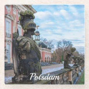 Posavasos De Vidrio Estatuas de caballero de piedra cerca del palacio