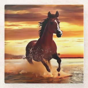 Posavasos De Vidrio Gallopaje de caballos salvajes a través del surf