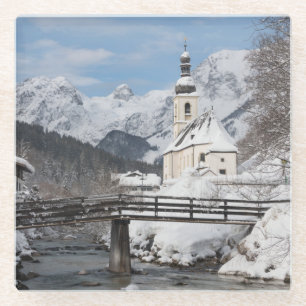 Posavasos De Vidrio Iglesia en la nieve con los Alpes en invierno