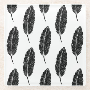 Posavasos De Vidrio Linocut de plumas rusticas en blanco y negro