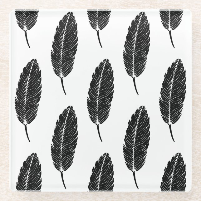Posavasos De Vidrio Linocut de plumas rusticas en blanco y negro (Anverso)