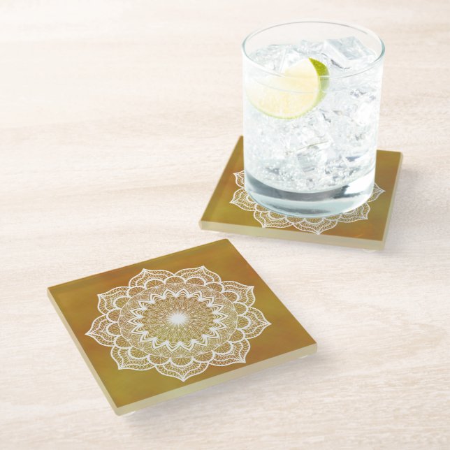 Posavasos De Vidrio Mandalá Blanco sobre Fondo Dorado (Angular)