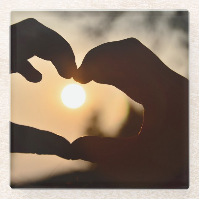 Posavasos De Vidrio Manos Creando Atardecer Cardíaco - Más Rápido (Anverso)