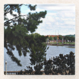 Posavasos De Vidrio Mirando hacia el espejo del lago en Lakeland