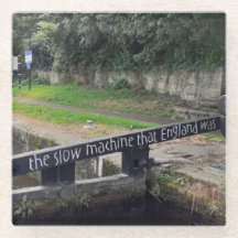 montaña rusa con tema de canal