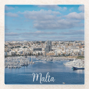 Posavasos De Vidrio Puerto de Sliema con edificios modernos y barcos