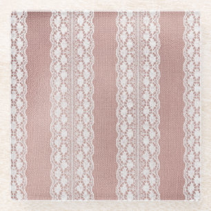 Posavasos De Vidrio Rosa dorado metálico, textura de encaje blanco.