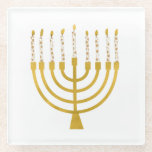 Posavasos De Vidrio Velas festivas Menorah Hanukkah Elegant Minimal<br><div class="desc">Relieve metalizado de oro falso menorah velas para su celebración de Hanukkah. Ilustracion menorah caprichoso con estrellas blancas cubiertas de velas celestiales sobre un falso atril de velas menorah dorado. La minimalista menorah elegante estrella Hanukkah ilustró regalos de diseño y productos de papel.</div>