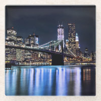 Vista de la reflexión del puente de Brooklyn de