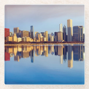 Posavasos De Vidrio Vista del horizonte de Chicago con la reflexión