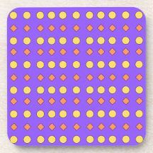 Diamantes naranjas y círculos amarillos sobre púrp