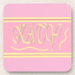 Posavasos Diseño Katy letras de color rosa y crema lisa<br><div class="desc">DISEÑADO PARA KATE PINK Y SMOOTH CREAM</div>