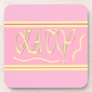 Posavasos Diseño Katy letras de color rosa y crema lisa