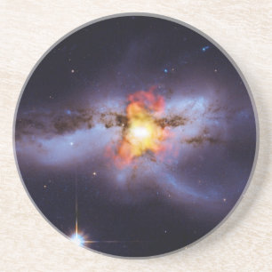 Posavasos Dos calabozos de combinación en la galaxia NGC