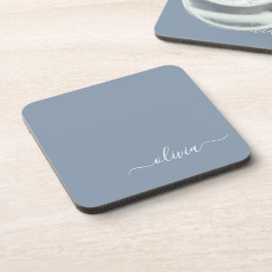 Posavasos Dusty Blue Modern Script Elegante Nombre Monograma