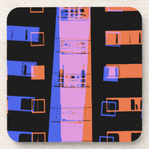Posavasos Edificio de apartamentos de la ciudad por la noche