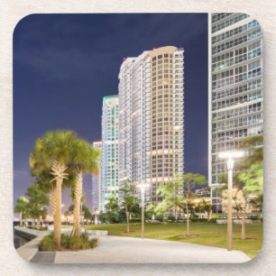 Posavasos Edificios a lo largo del río Riverwalk de Miami