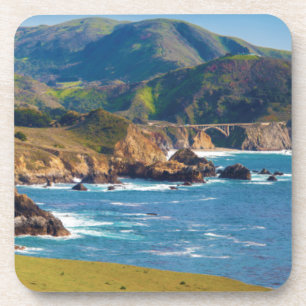 Posavasos EE. UU., California. Panorama de Big Sur con Bixby