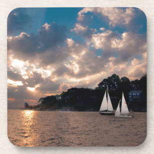 Posavasos EE. UU., Massachusetts. Vela al atardecer