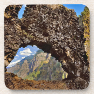 Posavasos EE. UU., Oregón. Arco Rock Of Ages en el río Colum