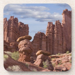 Posavasos EE. UU., Utah. Vista de Fisher Towers. Crédito: Do