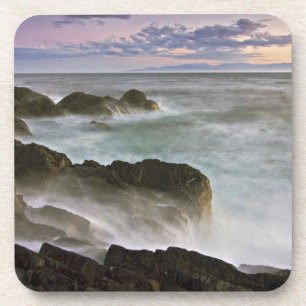 Posavasos EE. UU., Washington, Islas San Juan. Las olas choc